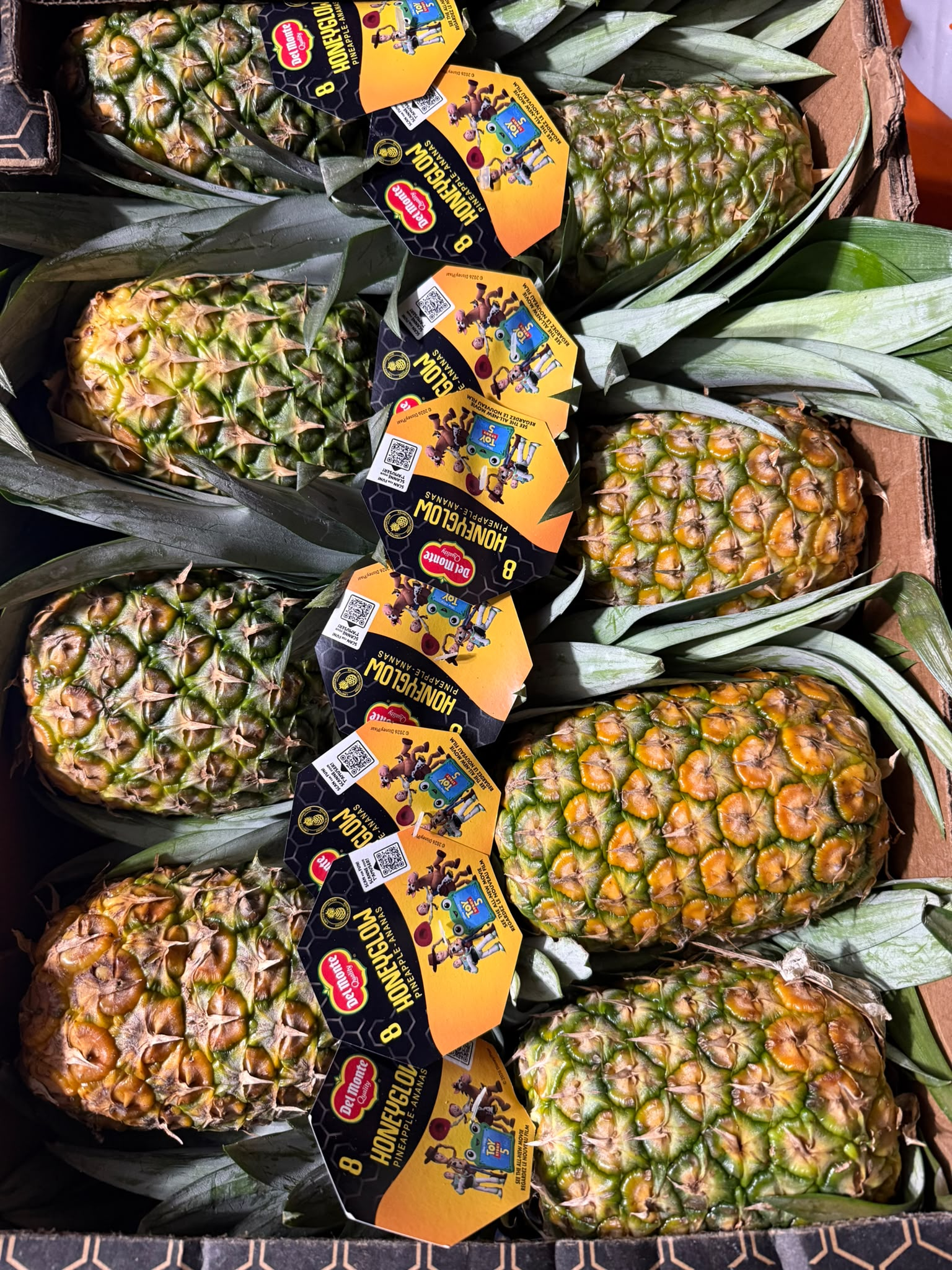 Honey Glow Pineapple — fresh delivery across Scotland by RM Mangoes